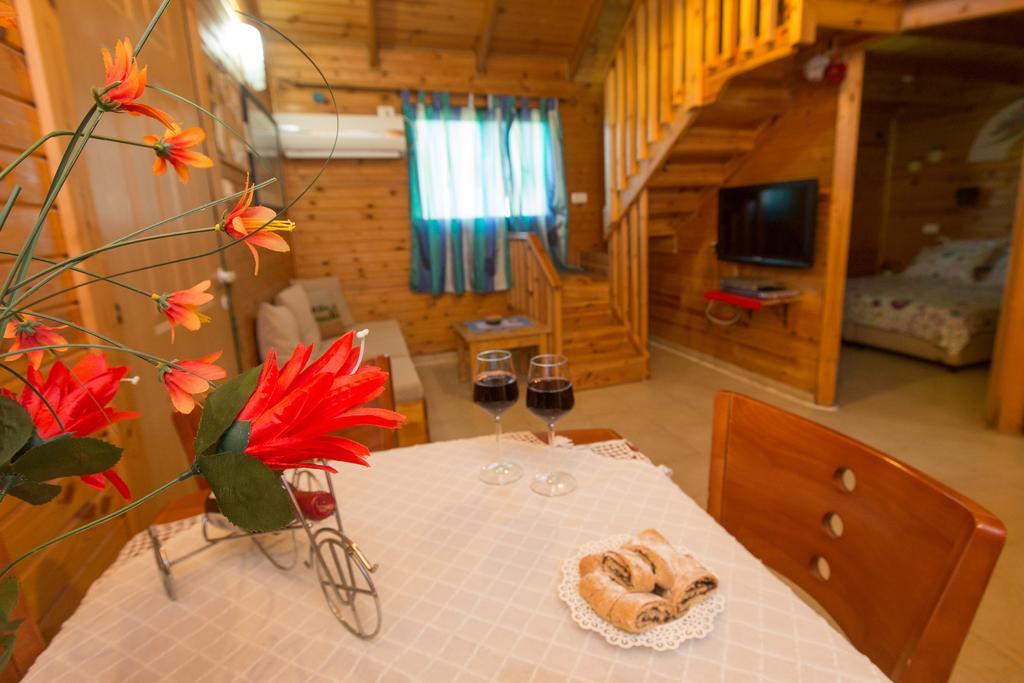 Leyad Hashmura Lodging 예소드하말라 외부 사진