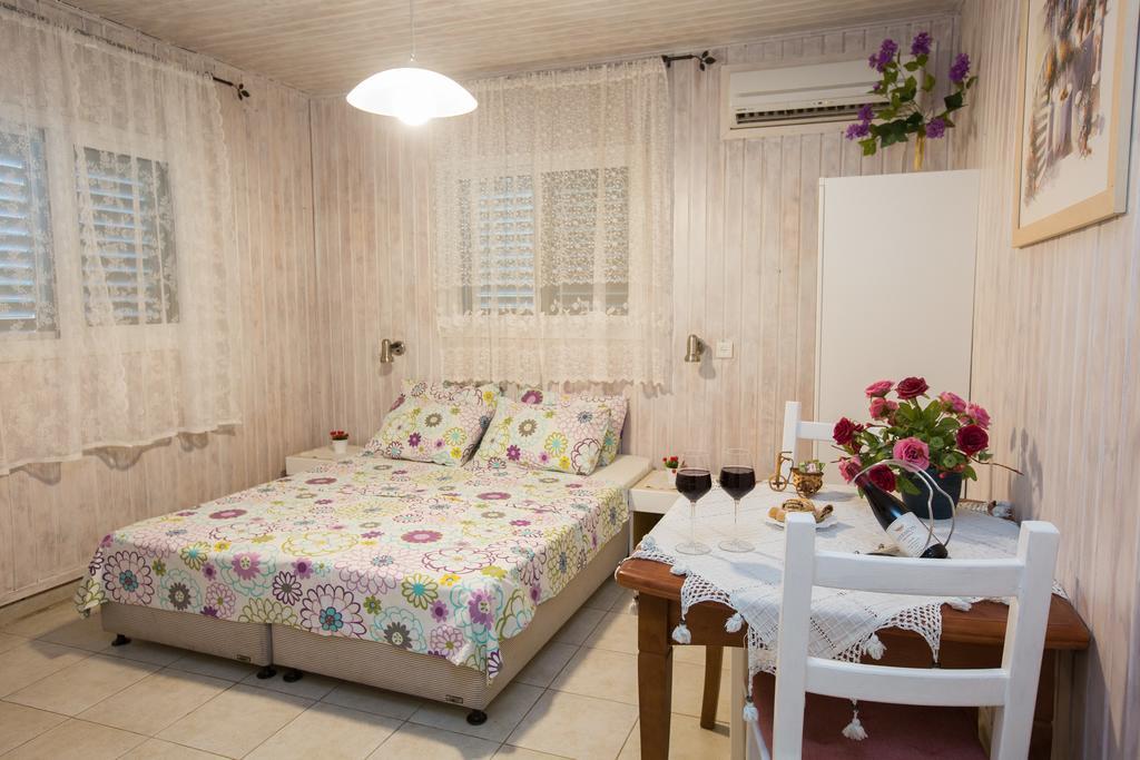 Leyad Hashmura Lodging 예소드하말라 외부 사진